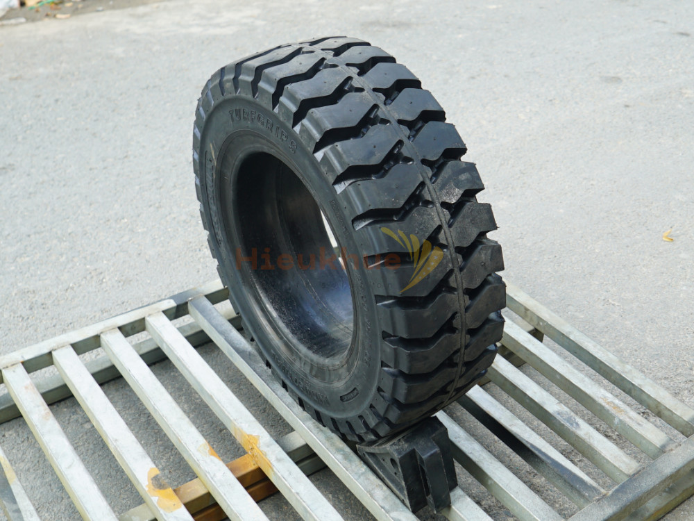 Lốp đặc xe nâng hiệu PHOENIX size 28x9-15 / 815-15 thương hiệu Thái Lan