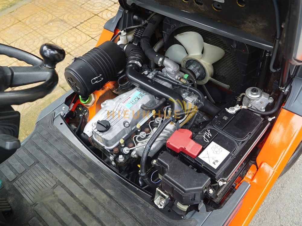 Xe nâng dầu TOYOTA 02-8FD25