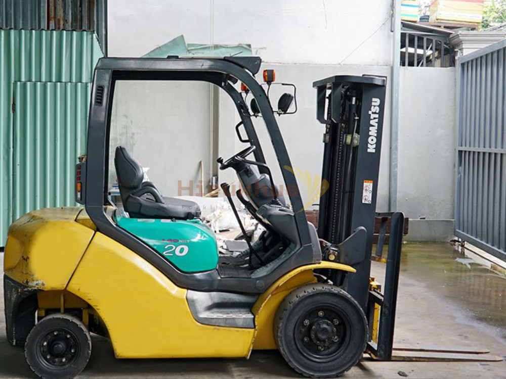 Xe nâng xăng KOMATSU FG20C-15 năm 2002, nâng cao 3m