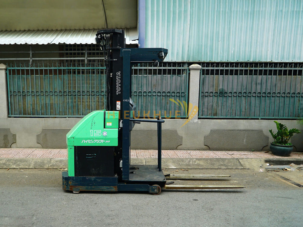 Xe nâng order picker TOYOTA 7FBP15