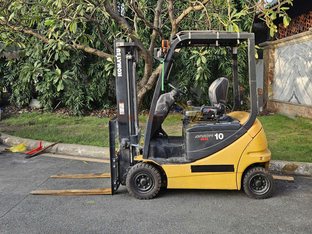 Xe nâng điện ngồi lái KOMATSU FB10-12 năm 2021, nâng cao 3m