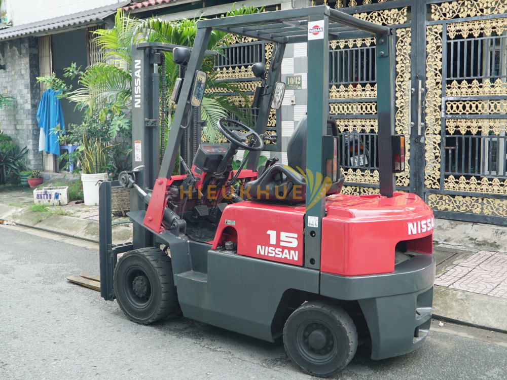 Xe nâng dầu NISSAN FJ01A15