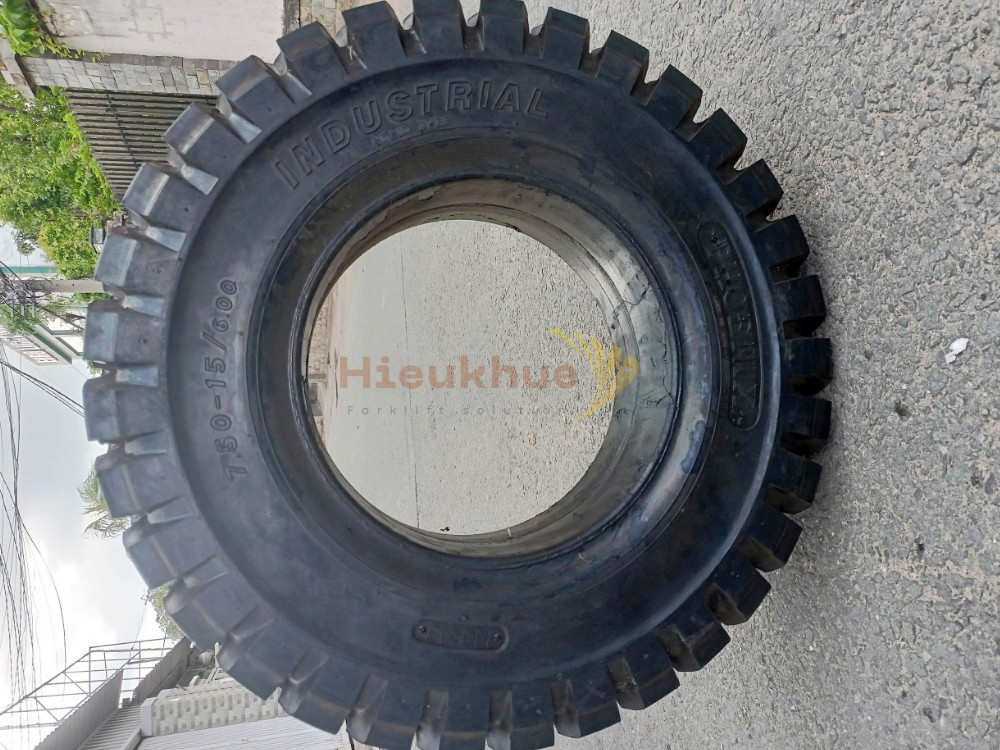Lốp đặc xe nâng hiệu PHOENIX size 750-15 thương hiệu Thái Lan