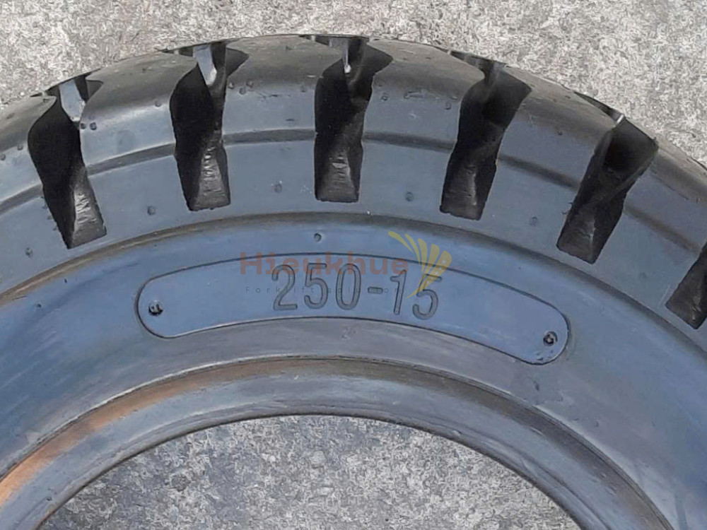 Lốp đặc xe nâng hiệu PHOENIX size 250-15 thương hiệu Thái Lan