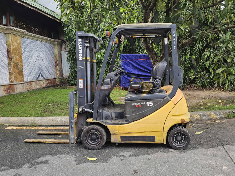 Xe nâng điện ngồi lái KOMATSU FB15-12 năm 2020, nâng cao 3m