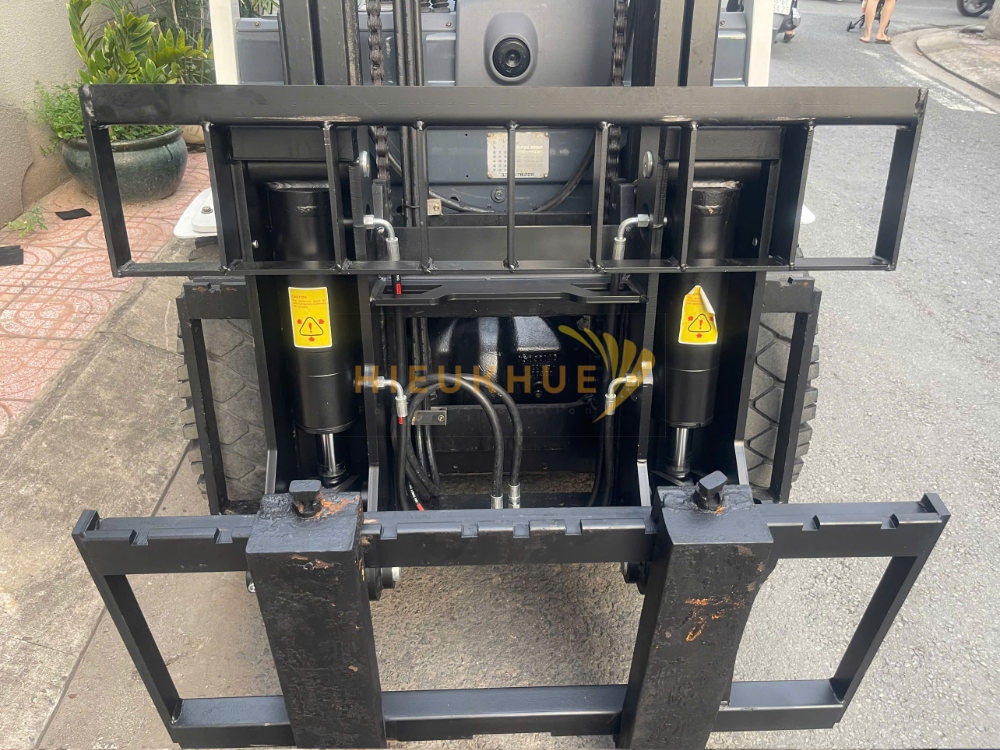 Xe nâng dầu UNICARRIERS FD30T4