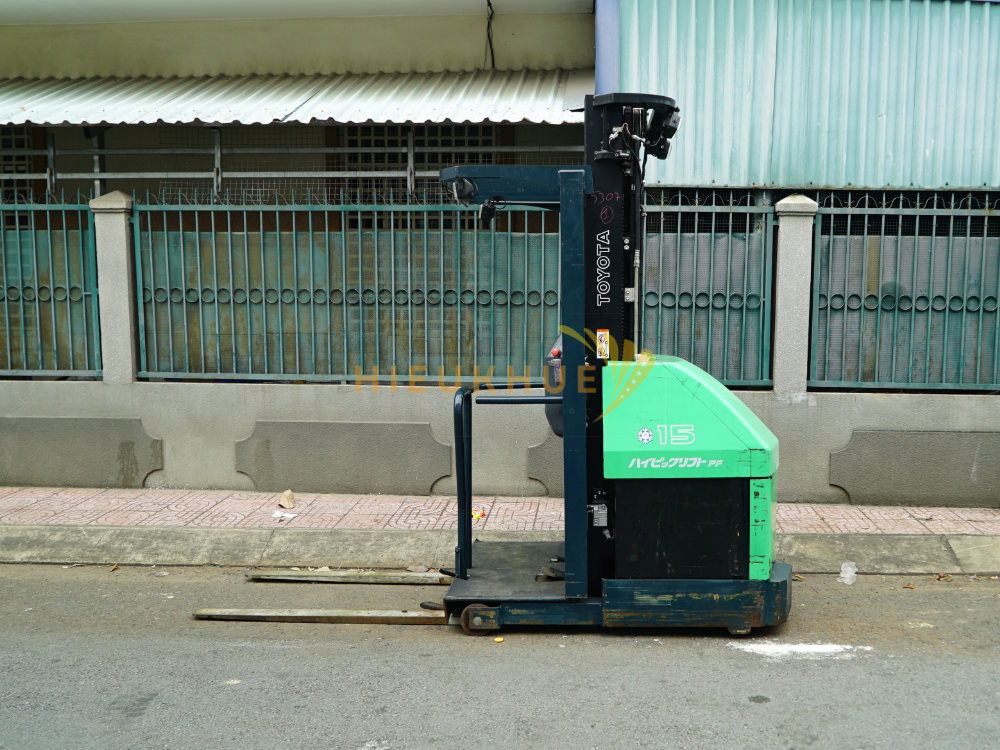 Xe nâng order picker TOYOTA 7FBP15