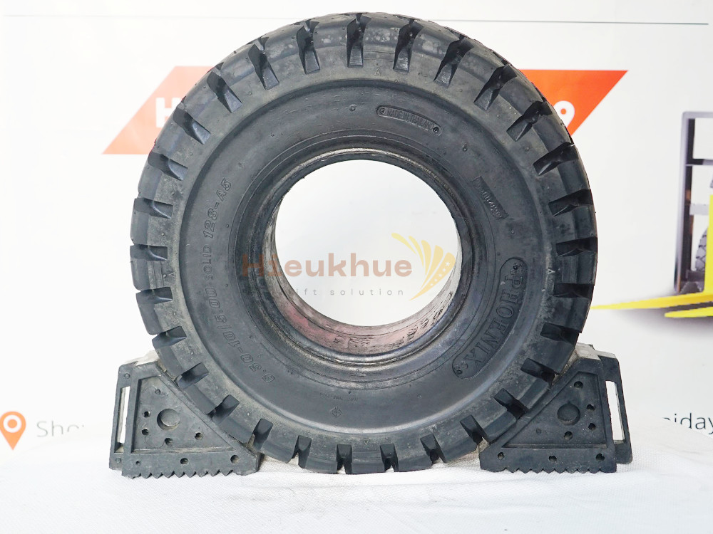 Lốp đặc xe nâng hiệu PHOENIX size 650-10 thương hiệu Thái Lan