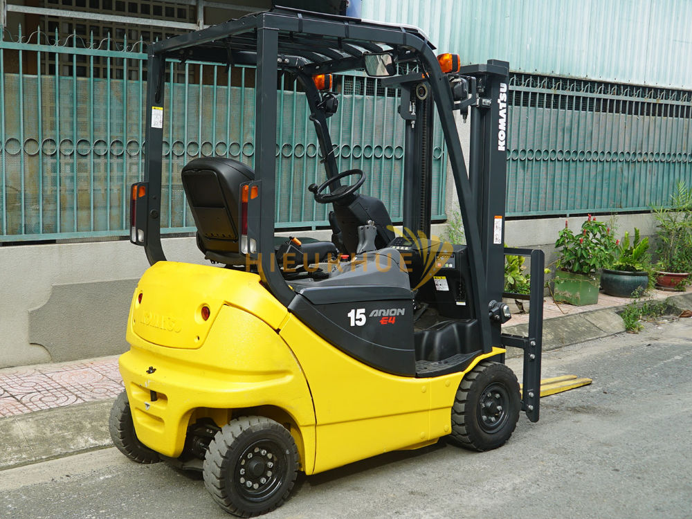 Xe nâng điện ngồi lái KOMATSU FB15-12