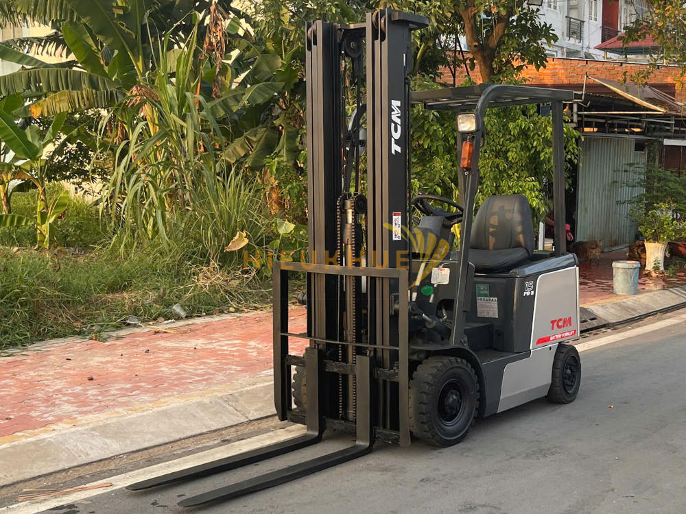 Xe nâng điện ngồi lái TCM FB15-7