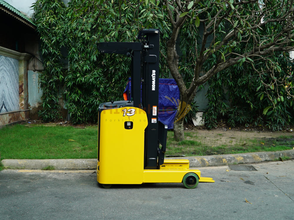 Xe nâng điện đứng lái KOMATSU FB13RS-15 năm 2021, nâng cao 4m