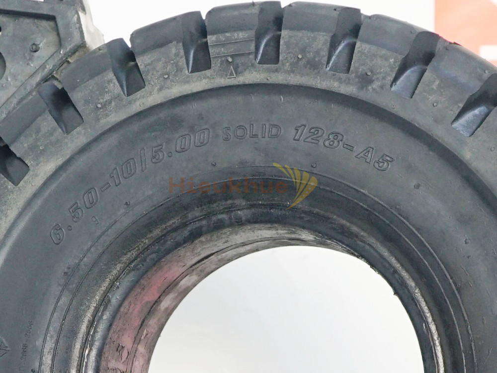 Lốp đặc xe nâng hiệu PHOENIX size 650-10 thương hiệu Thái Lan