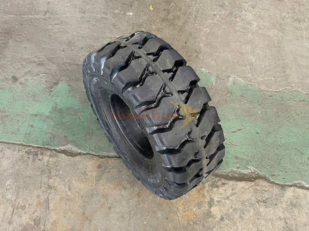 Lốp đặc xe nâng hiệu PHOENIX size 18x7-8 thương hiệu Thái Lan