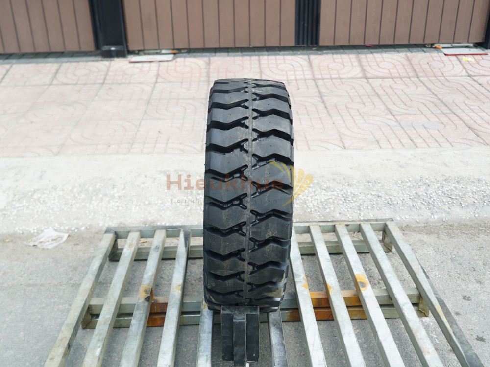 Lốp đặc xe nâng hiệu PHOENIX size 28x9-15 / 815-15 thương hiệu Thái Lan