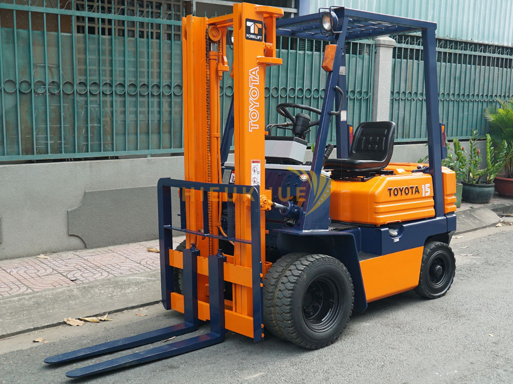 Xe nâng dầu TOYOTA 5FD15