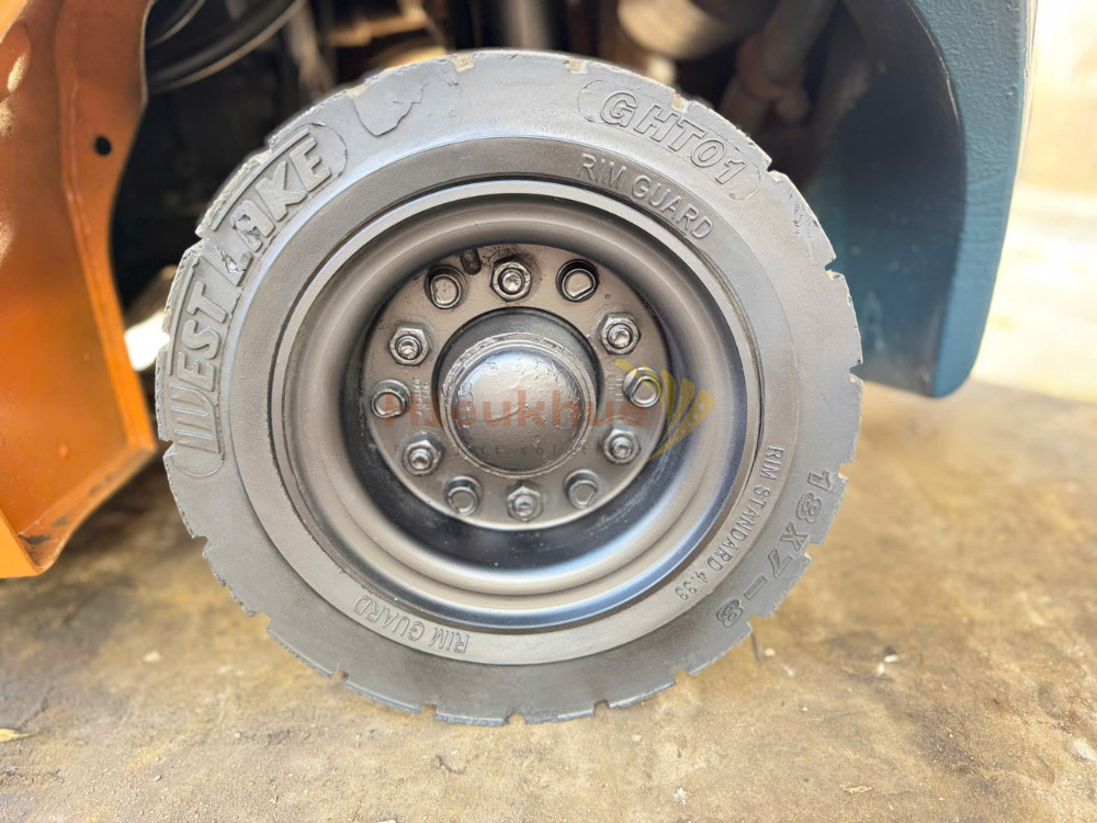 Xe nâng dầu TOYOTA 42-7FGK20 năm 1999, nâng cao 3m