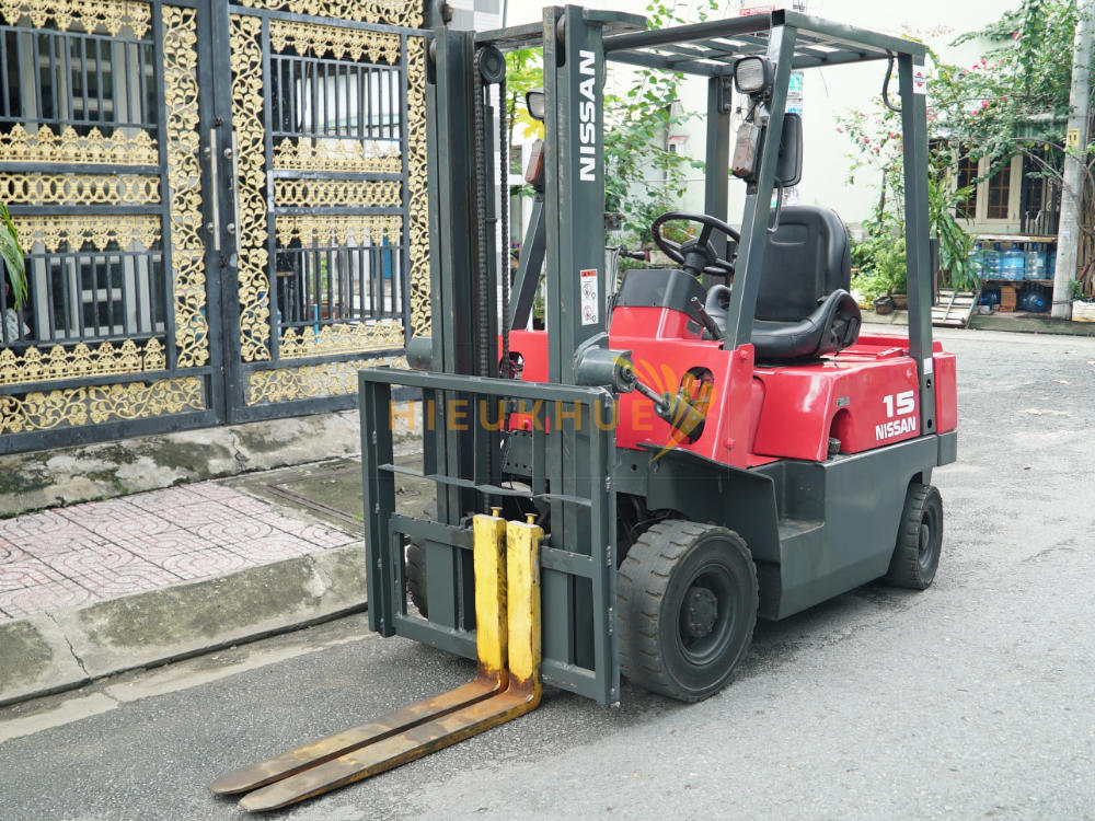 Xe nâng dầu NISSAN FJ01A15