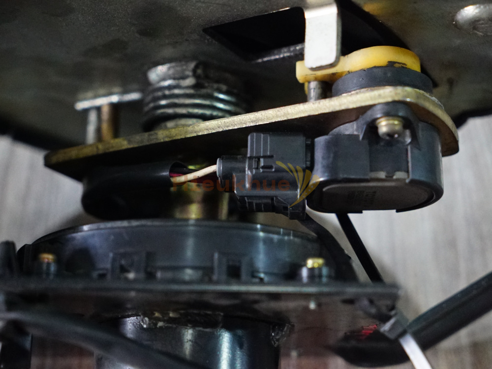 Vô lăng (tay lái) xe nâng điện đứng lái TOYOTA đời 7