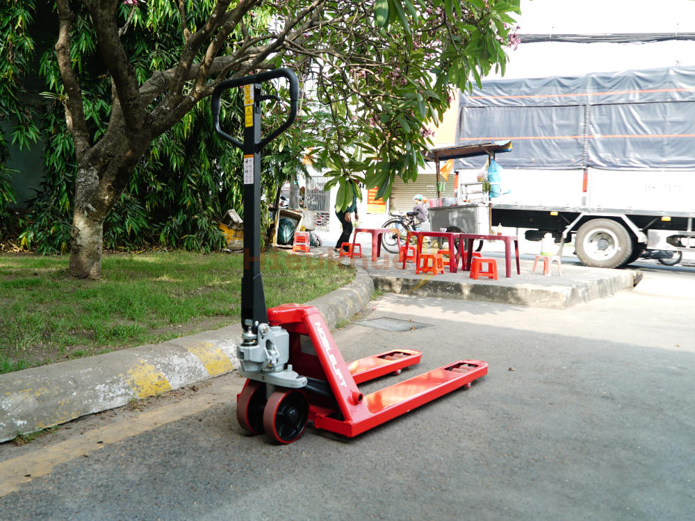 Xe nâng tay thấp 2.5 tấn NOBLELIFT AC25