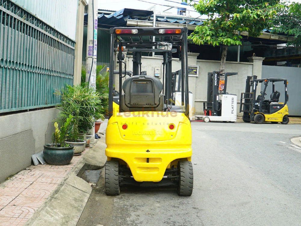 Xe nâng điện ngồi lái KOMATSU FB15-12 năm 2009, nâng cao 3m