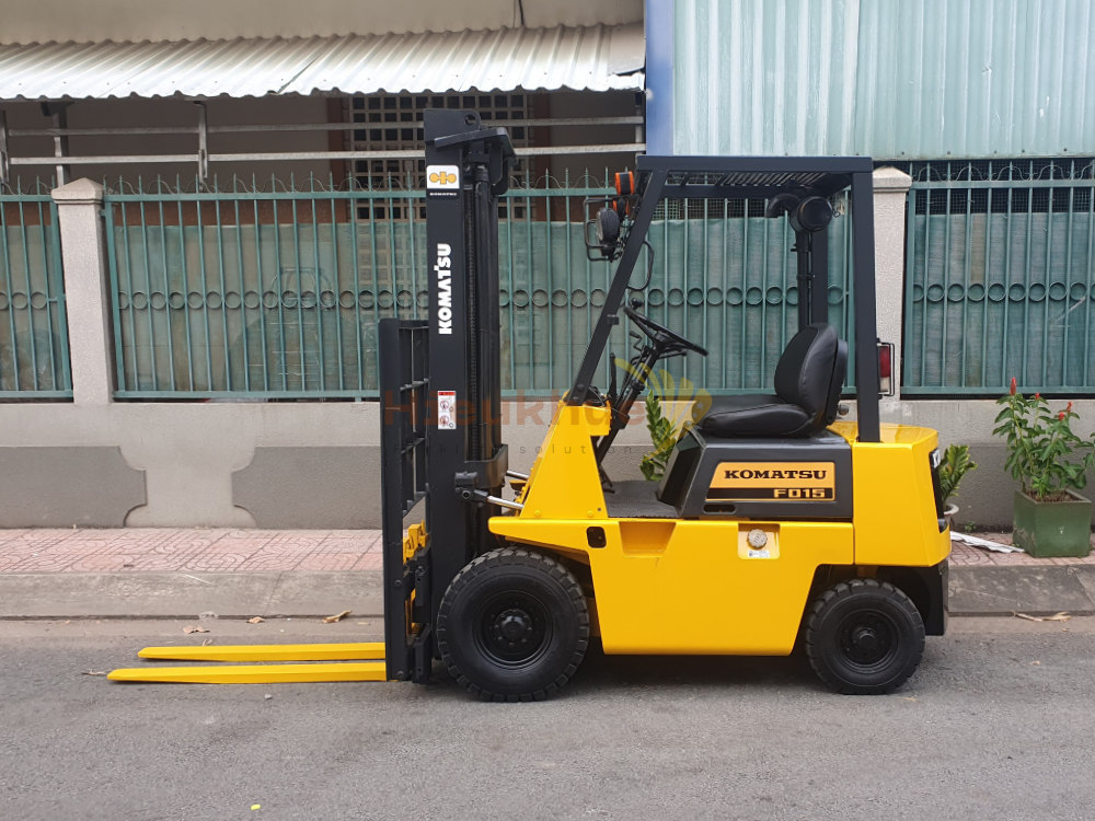 Xe nâng dầu KOMATSU FD15-1, nâng cao 3m