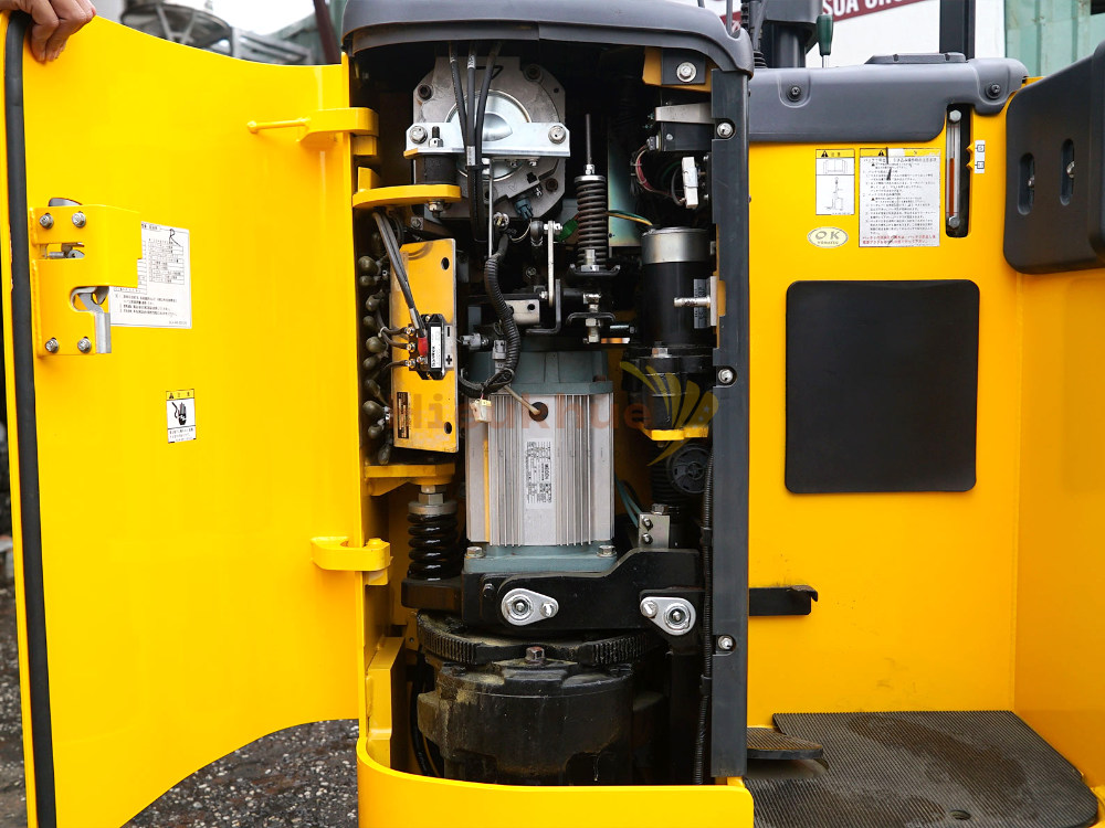 Xe nâng điện đứng lái KOMATSU FB15RS-15 năm 2014, nâng cao 3m
