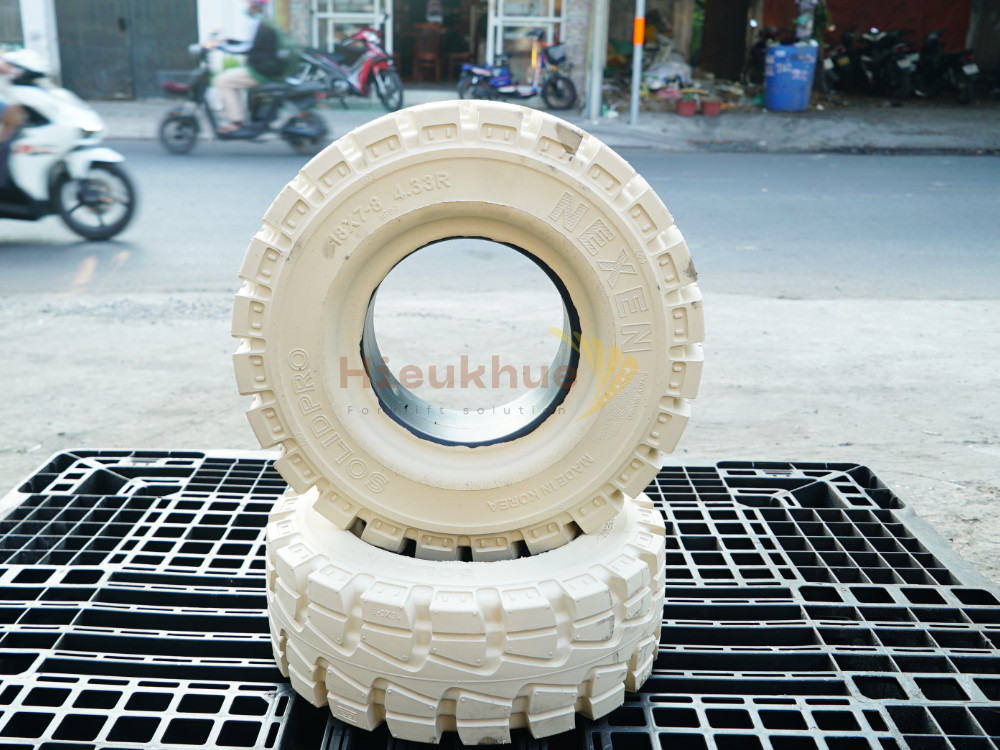 Lốp đặc trắng xe nâng hiệu NEXEN SOLID PRO MTP size 18x7-8 Hàn Quốc