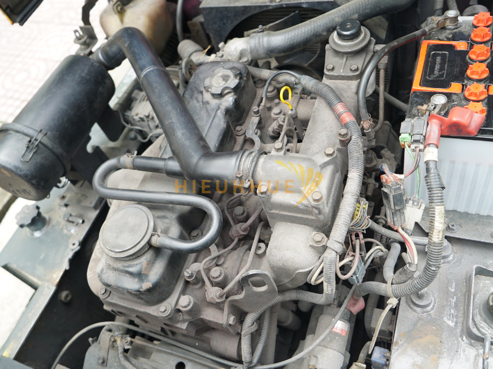 Xe nâng dầu NISSAN FJ01A15