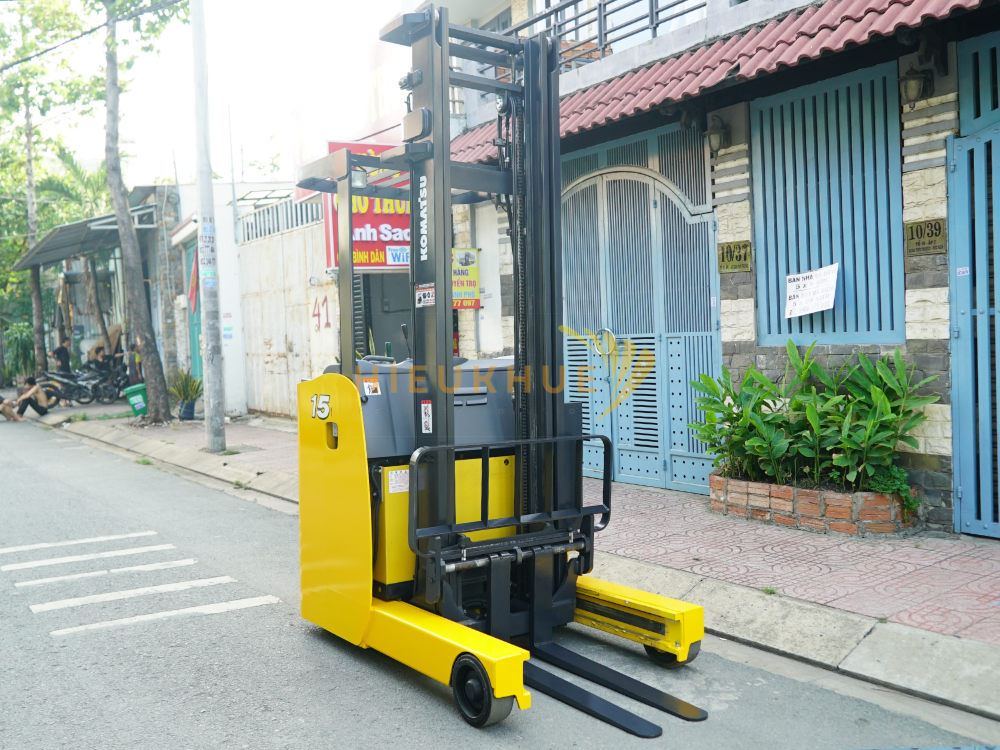 Xe nâng điện đứng lái KOMATSU FB15RL-15