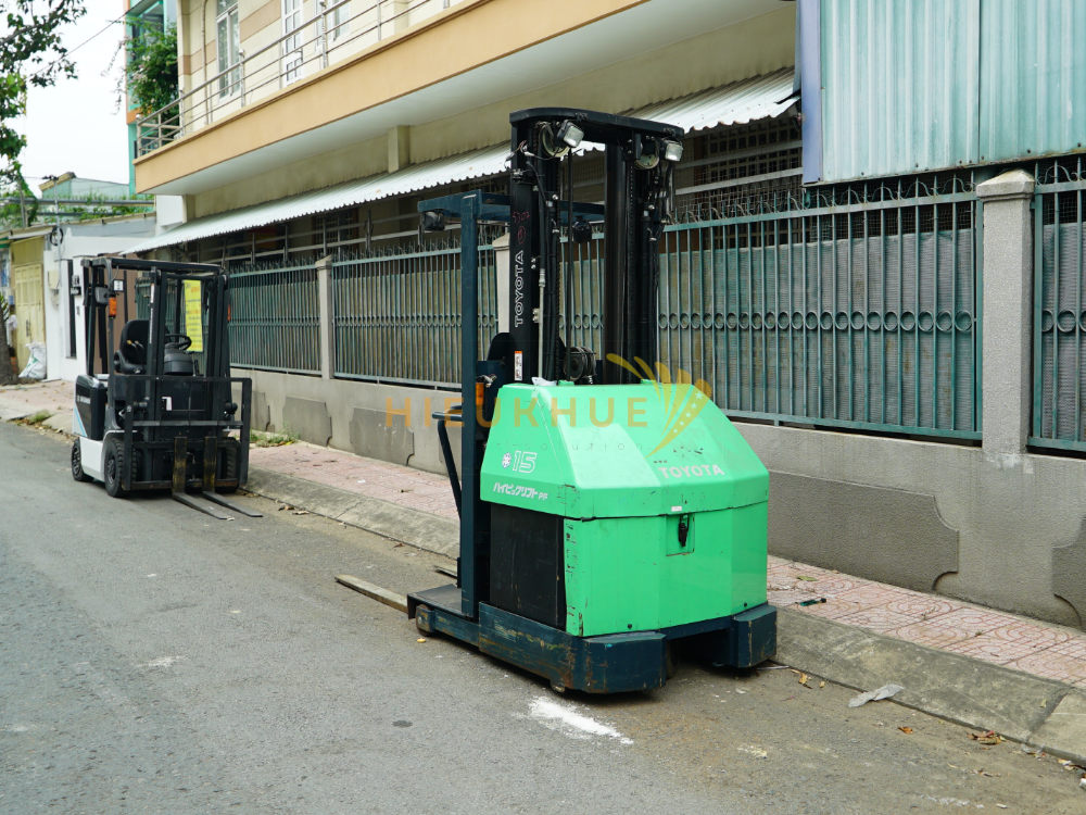 Xe nâng order picker TOYOTA 7FBP15