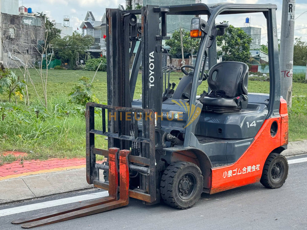 Xe nâng xăng TOYOTA 8FG14