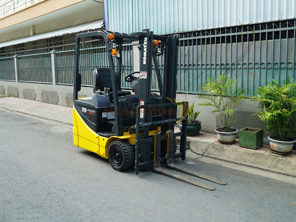 Xe nâng điện ngồi lái KOMATSU FB09M-12