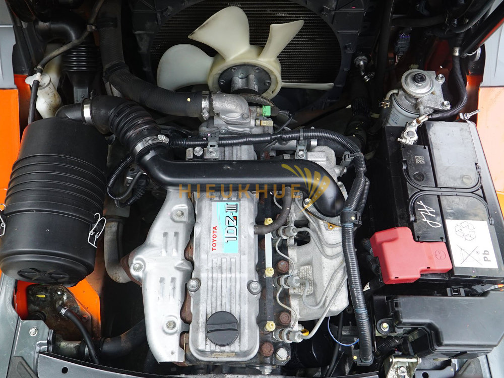 Xe nâng dầu TOYOTA 02-8FD25