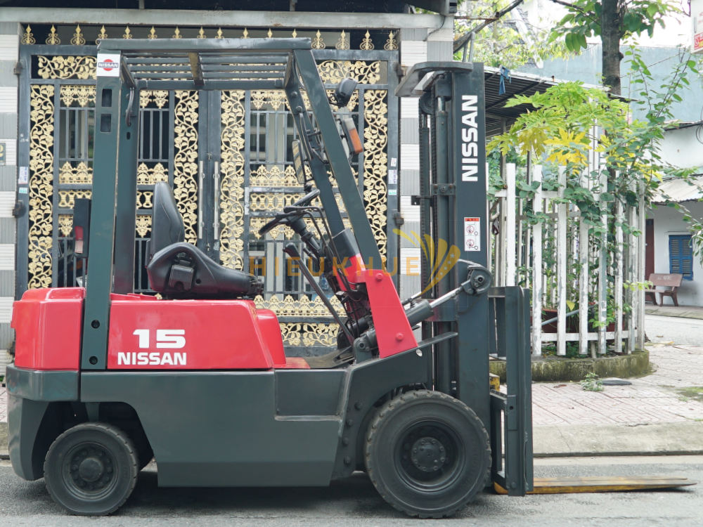 Xe nâng dầu NISSAN FJ01A15