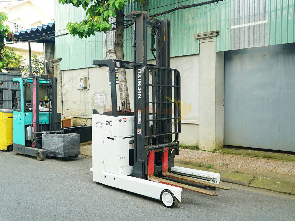 Xe nâng điện đứng lái NICHIYU FBRAW20-80-550M năm 2017, nâng cao 4.7m