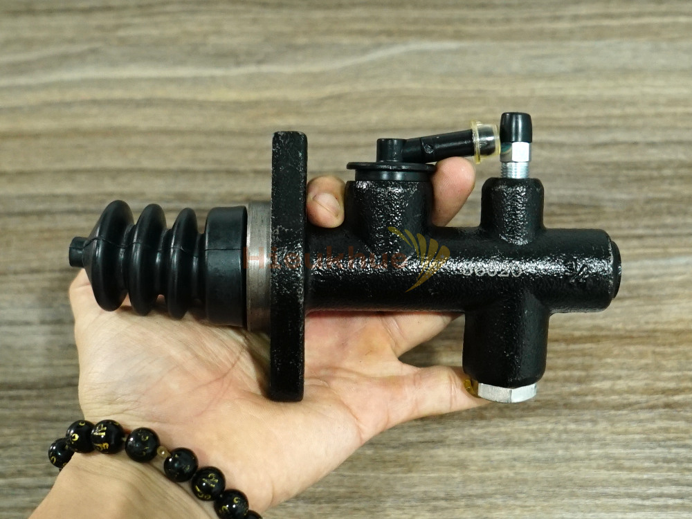 Heo tổng (xilanh chính) phanh thắng xe nâng KOMATSU FD18T-21