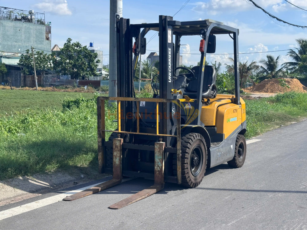 Xe nâng dầu UNICARRIERS FD20T4 năm 2015, nâng cao 3m