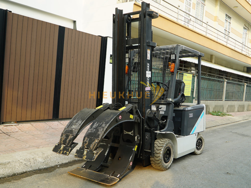 Xe nâng điện ngồi lái UNICARRIERS FB25-8