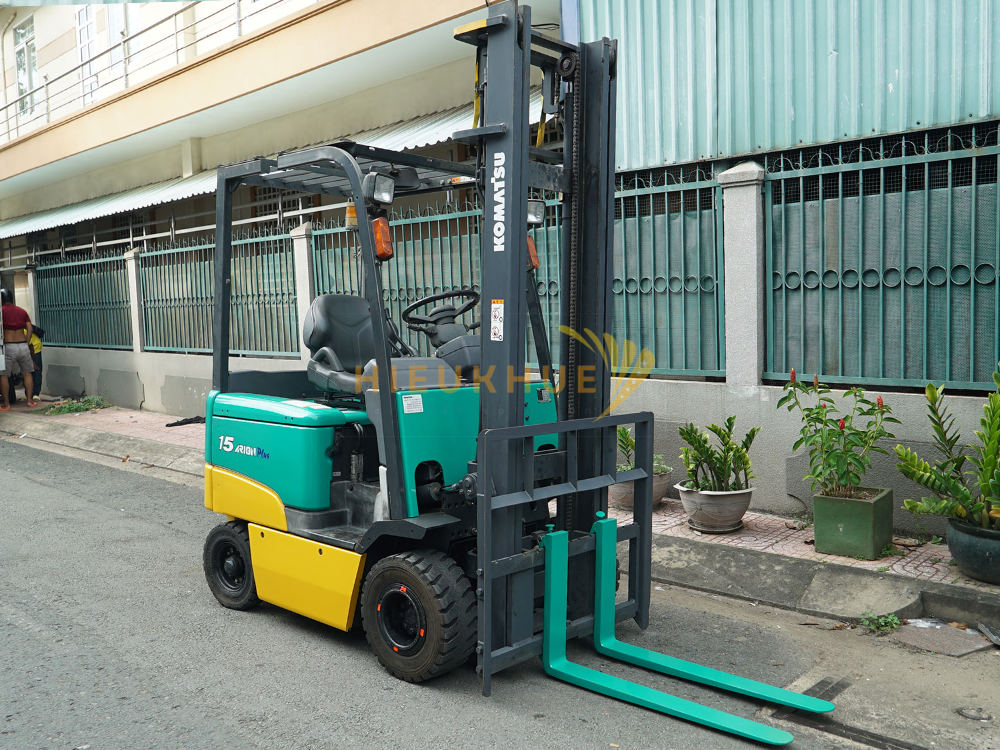 Xe nâng điện ngồi lái KOMATSU FB15EX-11