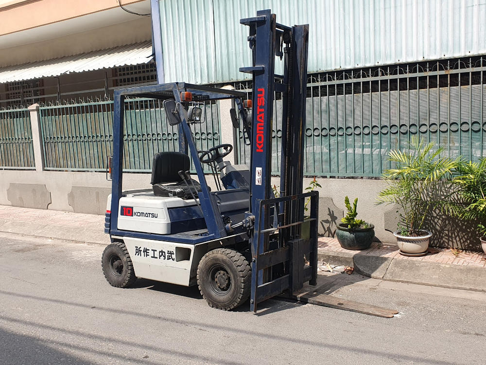 Xe nâng xăng KOMATSU FG10-15