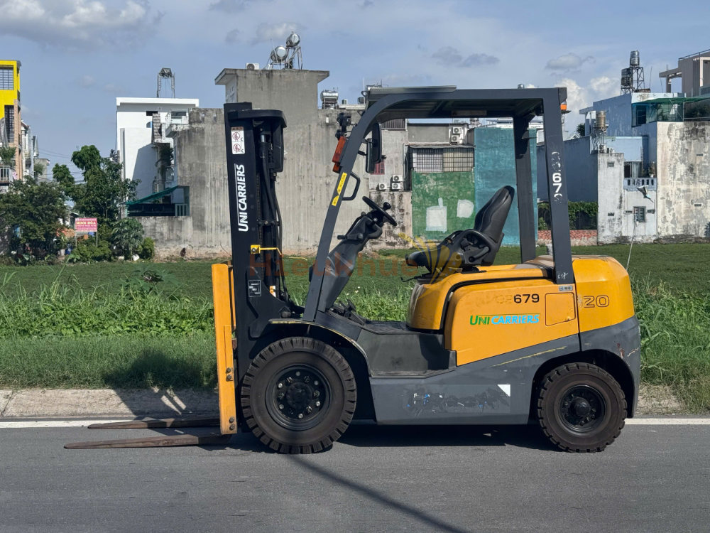 Xe nâng dầu UNICARRIERS FD20T4 năm 2015, nâng cao 3m