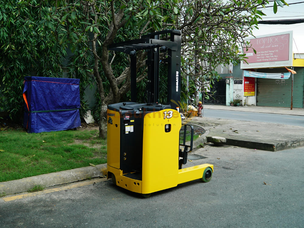 Xe nâng điện đứng lái KOMATSU FB13RS-15 năm 2021, nâng cao 4m