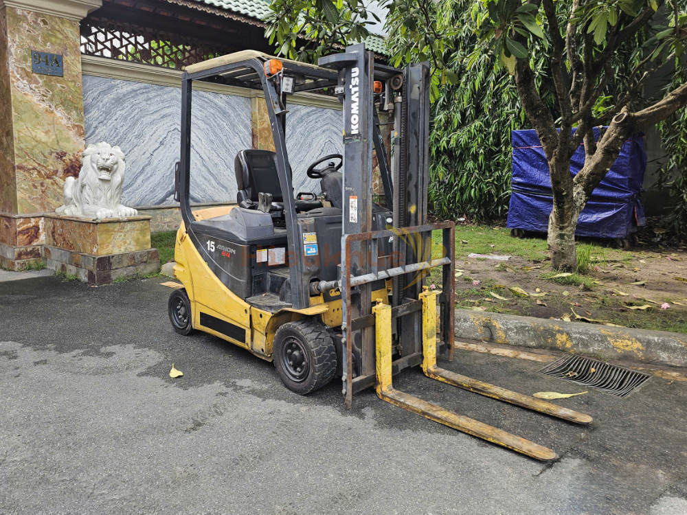 Xe nâng điện ngồi lái KOMATSU FB15-12 năm 2020, nâng cao 3m