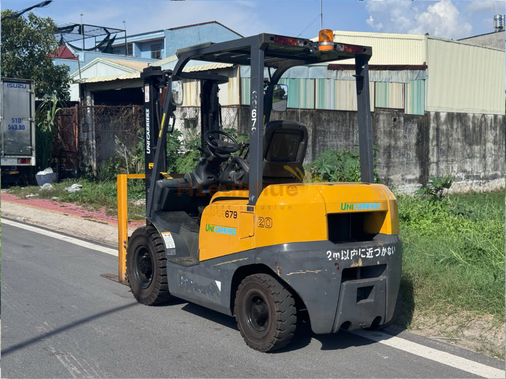 Xe nâng dầu UNICARRIERS FD20T4 năm 2015, nâng cao 3m