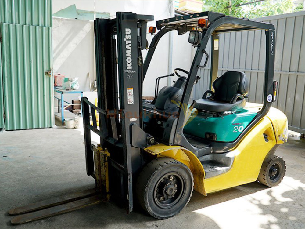 Xe nâng xăng KOMATSU FG20C-15 năm 2002, nâng cao 3m