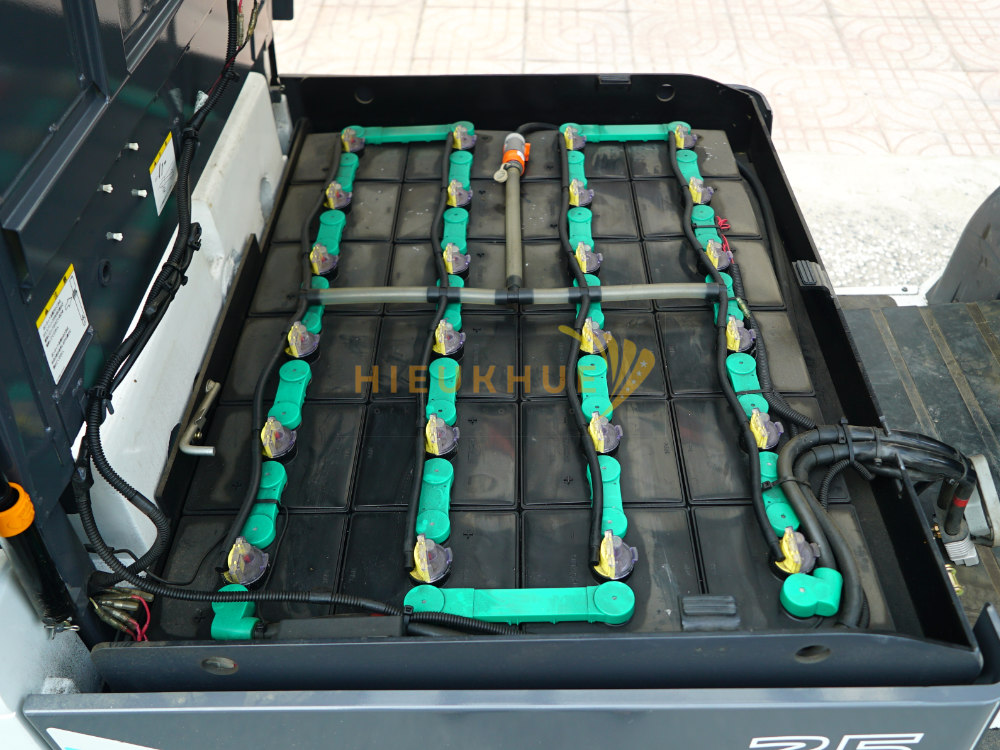 Xe nâng điện ngồi lái UNICARRIERS FB25-8
