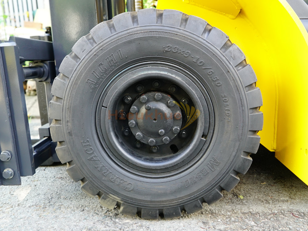 Xe nâng điện ngồi lái KOMATSU FE25-1 sẵn chức năng dịch giá