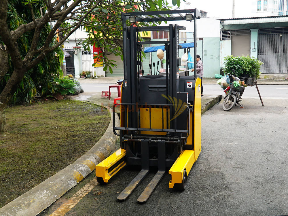 Xe nâng điện đứng lái KOMATSU FB15RL-15 năm 2015, nâng cao 3m