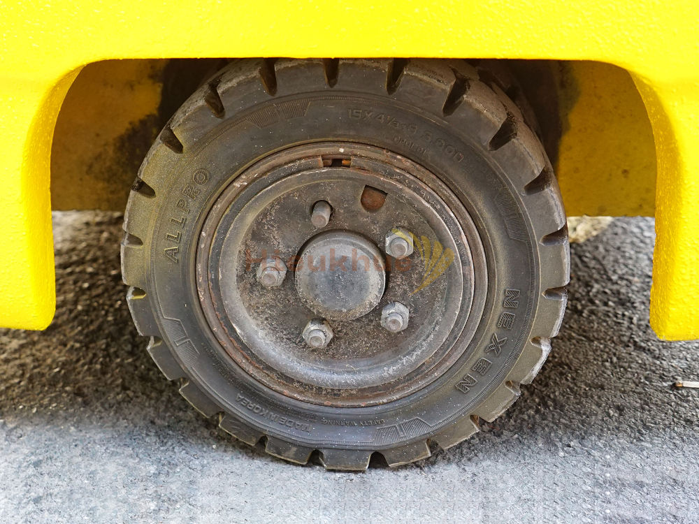 Xe nâng điện ngồi lái KOMATSU FB09M-12 năm 2017, nâng cao 3m