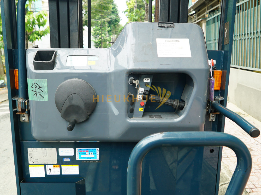 Xe nâng order picker TOYOTA 7FBP15